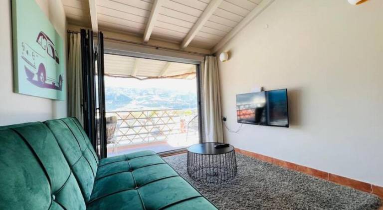 Apartment with patio | Suitable for remote work | Pets are welcome — photo 2