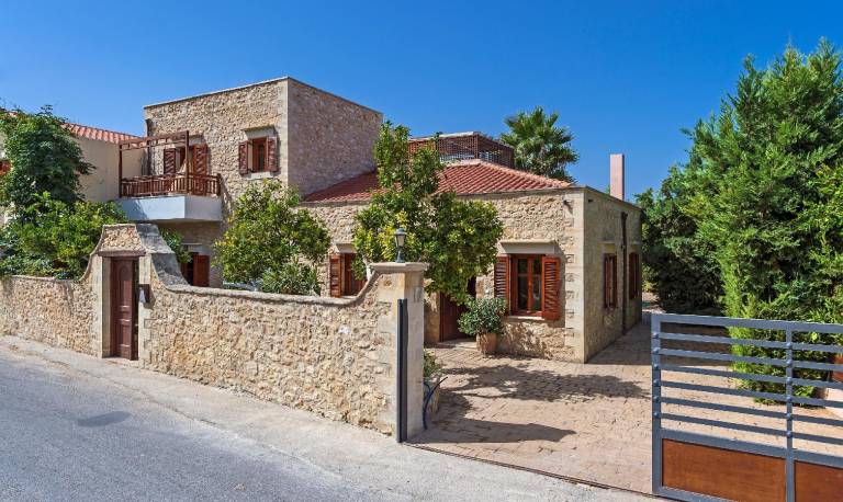 Asteri Villa - Traditional Elegant Villa — photo 5