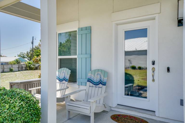 Seabreeze -Walk to beach! Pet friendly! — photo 2