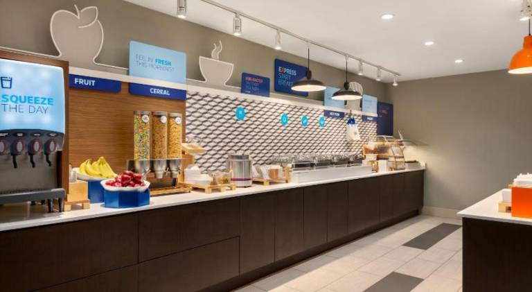 Holiday Inn Express Hotel & Suites McAlester By IHG — photo 5