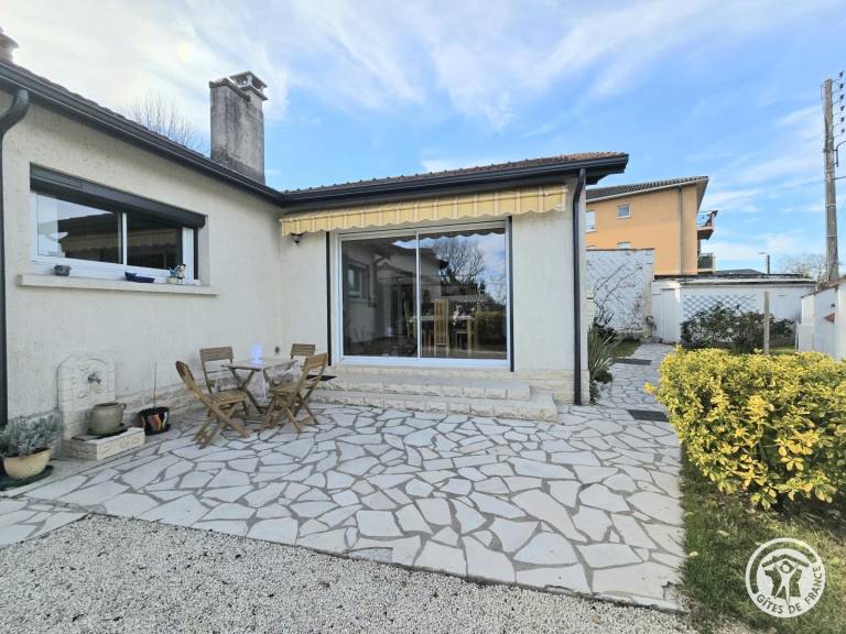 Gite with yard & patio | Dogs allowed — photo 2