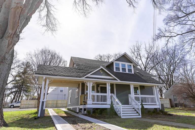 House  Beacon Square