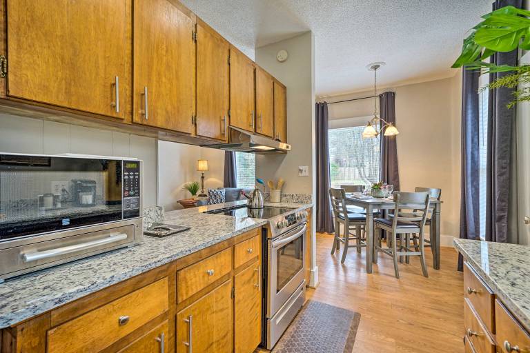 Pet-Friendly Home w/ Fenced Yard in Texarkana — photo 3