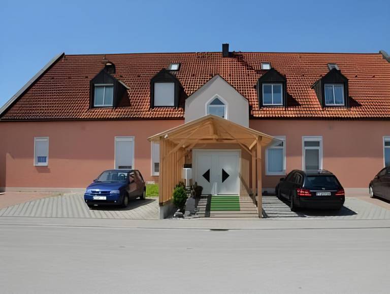Hotel Garni Haus zum Gutenberg in Hallbergmoos
