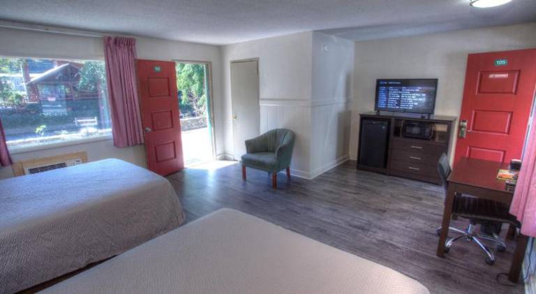 Hofbrau Riverfront Hotel in Helen, GA
