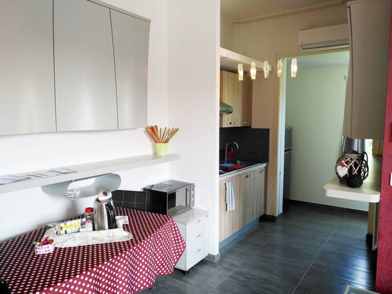 Family-friendly nice apartment with yard & barbecue | Garden view | Dogs allowed — photo 5