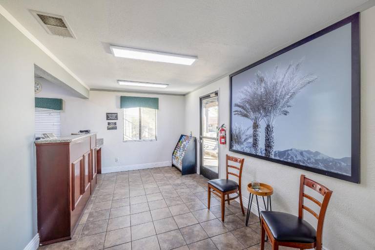 Townhouse Barstow On Historic Route 66 CA I 15 — photo 5