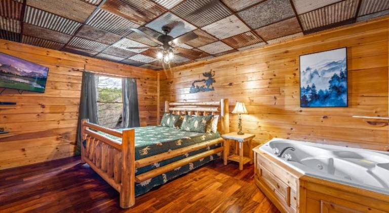 Vacation home with jacuzzi — photo 2