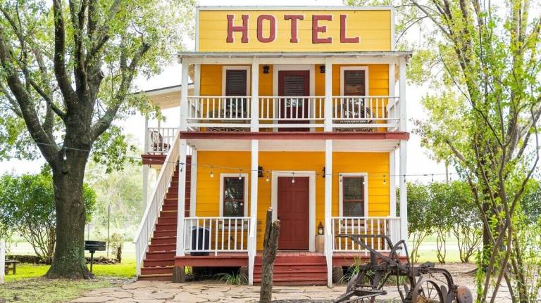 Hostel  Satin