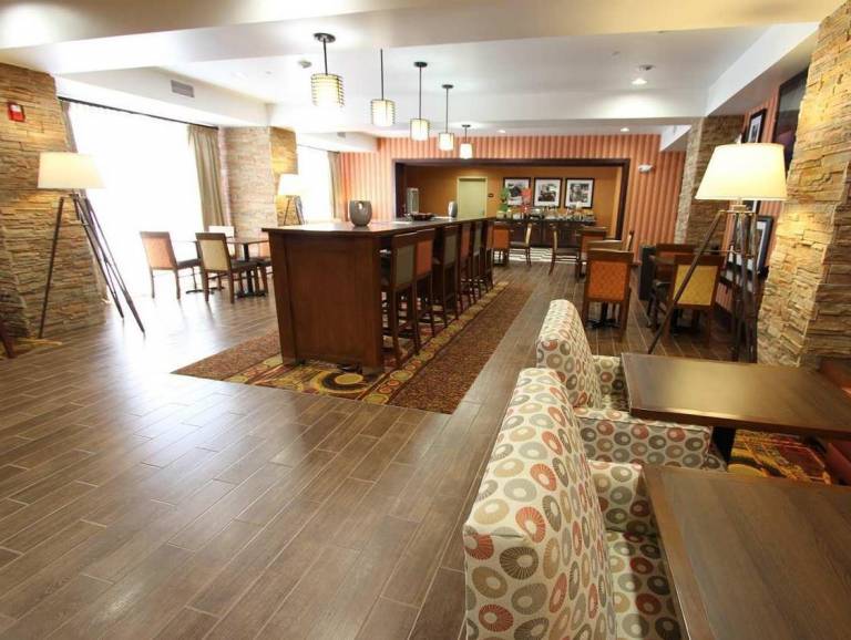 Hampton Inn Ottumwa — photo 4
