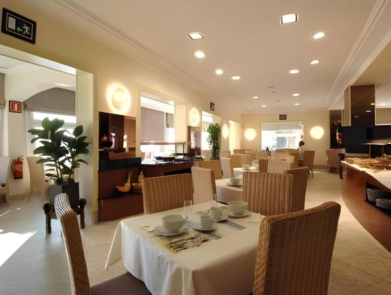 Hotel Montjoi by Brava Hoteles — photo 4