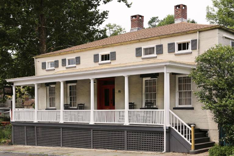 Kingston Carriage House — photo 5