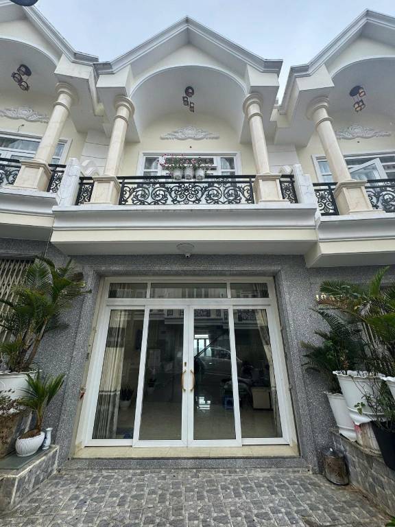 Villa with 6 rooms for 15 persons in Da Lat