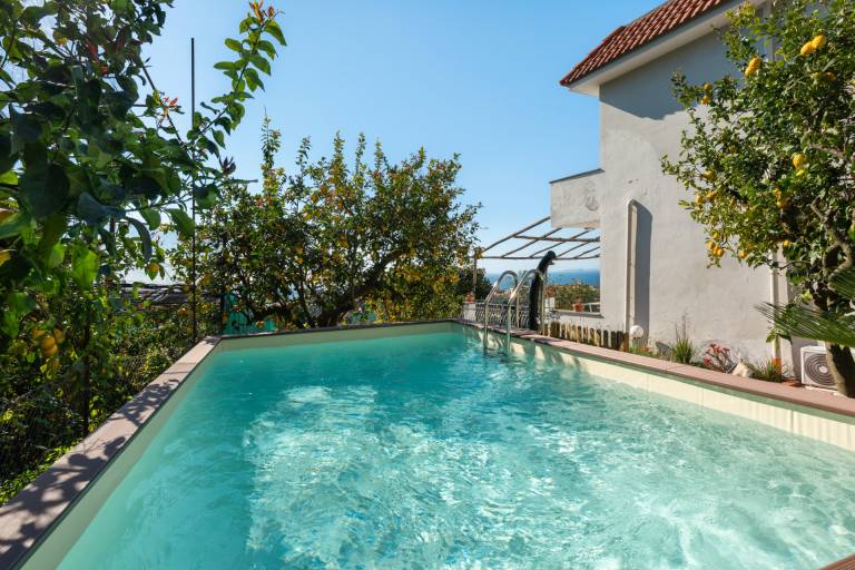 Fully equipped villa with garden, BBQ & private pool | Water view | Pet-friendly — photo 3