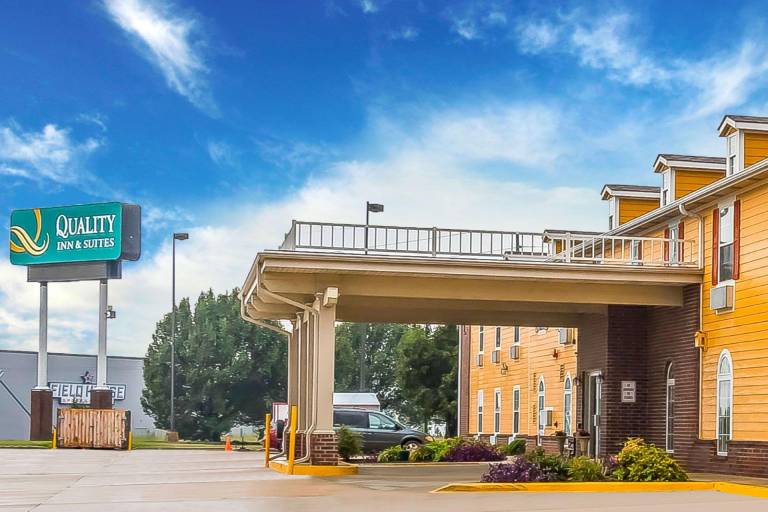 Quality Inn & Suites Chesterfield Village in Springfield, MO