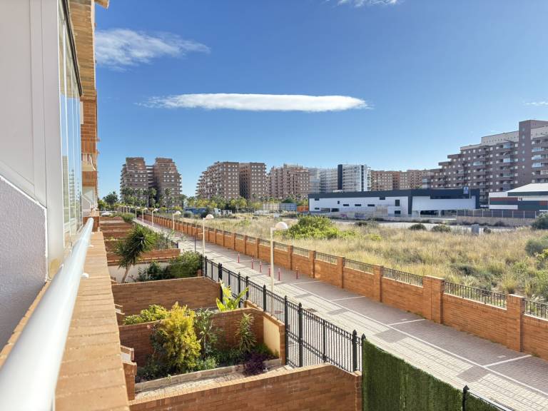 Fully equipped holiday apartment with patio, garden & pool | Beach view | Beach nearby | Pets are welcome in Oropesa del Mar