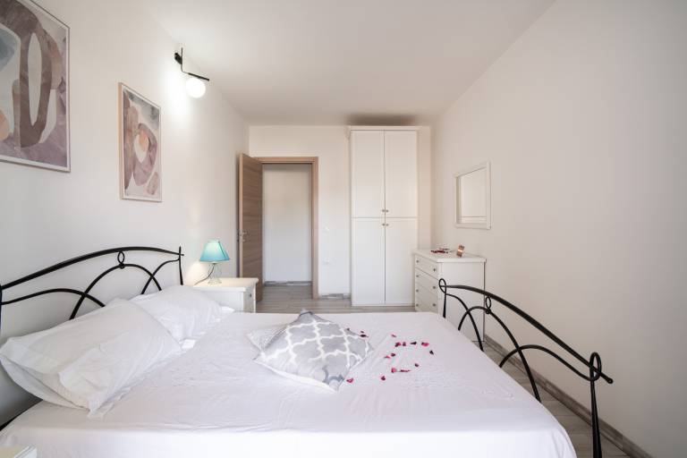 Apartment 'Celeste' with Private Terrace, Wi-Fi and Air Conditioning — photo 3