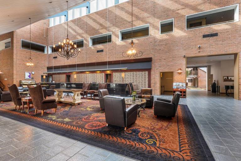 Crowne Plaza Minneapolis West — photo 2