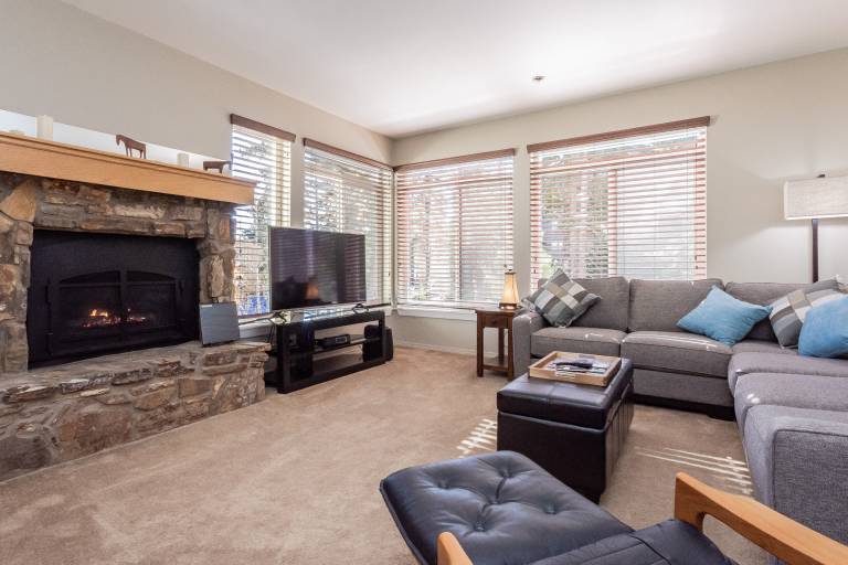 Condo with BBQ, sauna & pool | Mountain view in Mammoth Lakes, CA