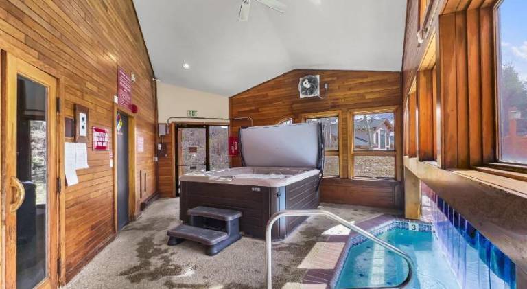House with pool & hot tub | Perfect for remote work — photo 2