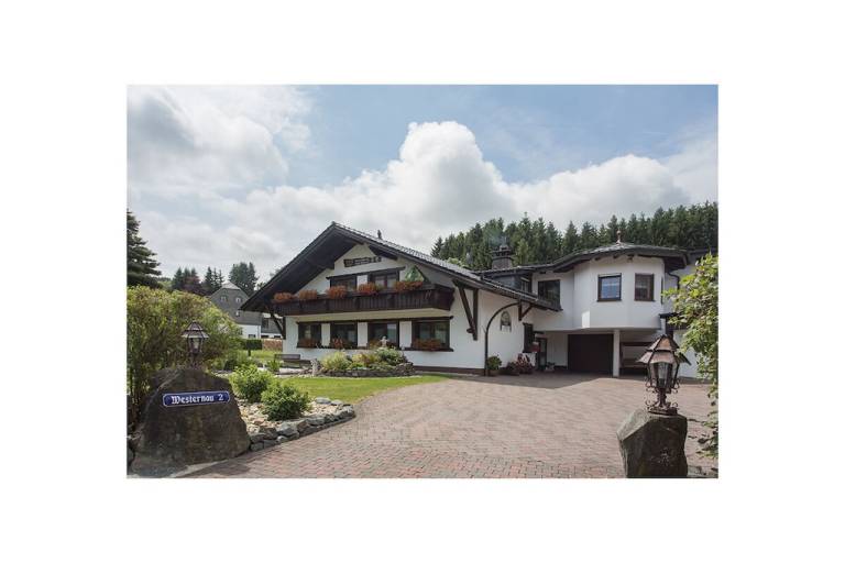 Vacation home with BBQ & garden | Pet-friendly in Arnsberg
