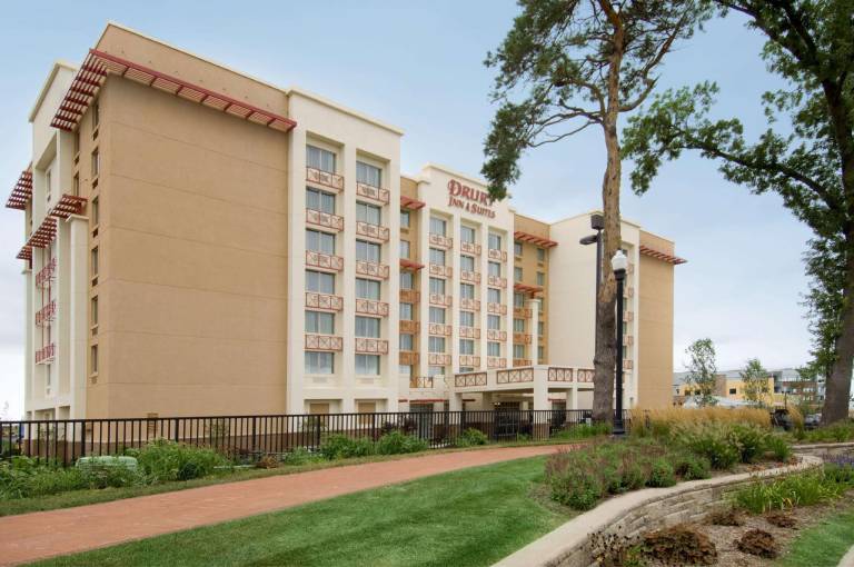 Drury Inn & Suites West Des Moines — photo 2