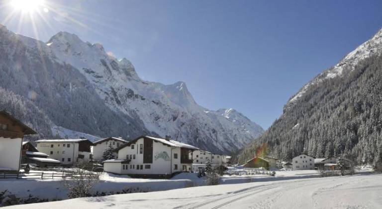 Apartment with sauna in Sankt Leonhard im Pitztal