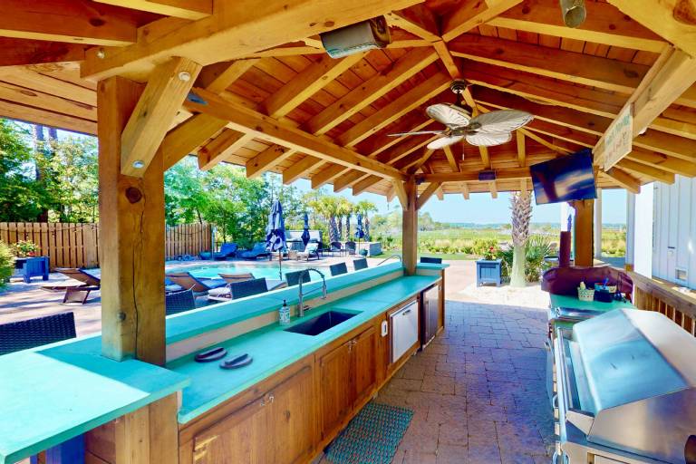 Family-oriented wonderful vacation home with private pool, barbecue & hot tub | River view | Dogs allowed — photo 4