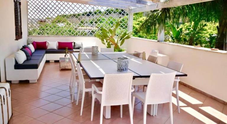 Family-friendly pleasant vacation home with patio, pool & yard | Pet-friendly — photo 4