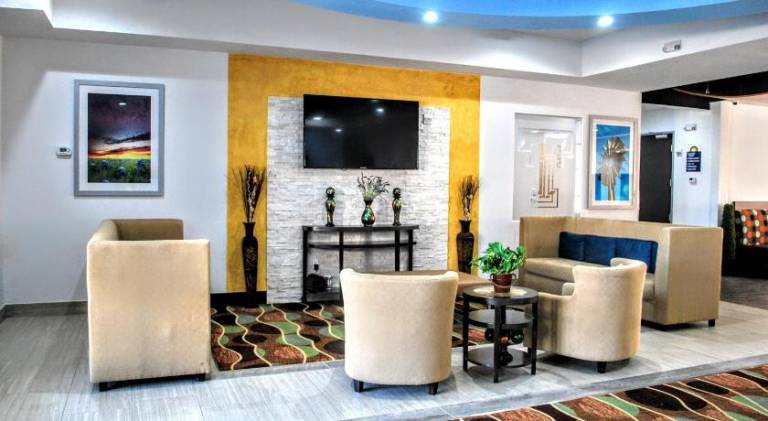 Days Inn & Suites by Wyndham Lubbock Medical Center — photo 5