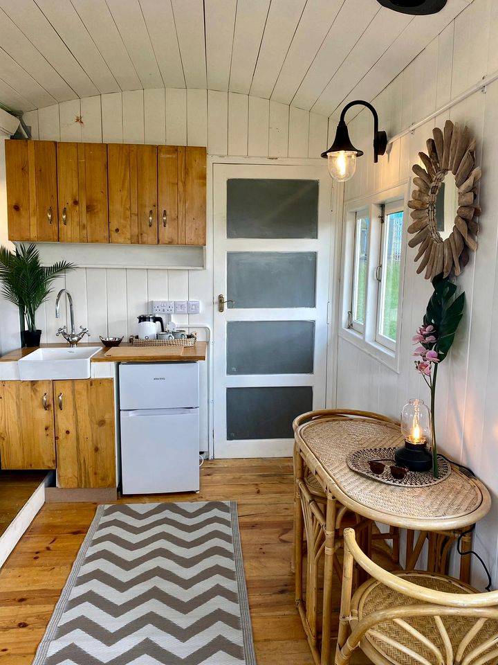 Seductive Lakeside Cabin Sanctuary near Rutland Water in Rutland — photo 4