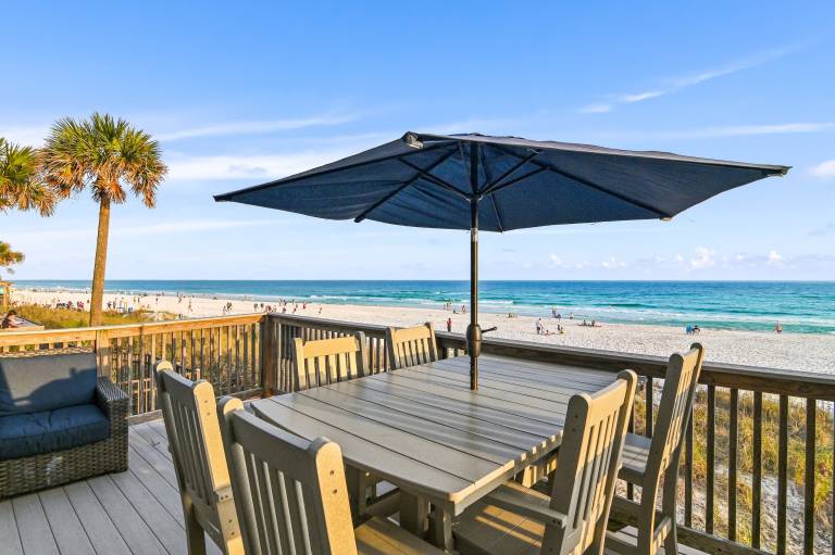 Silver Beach Retreat Beachfront & FREE VIP Package Beach Chair Service — photo 3
