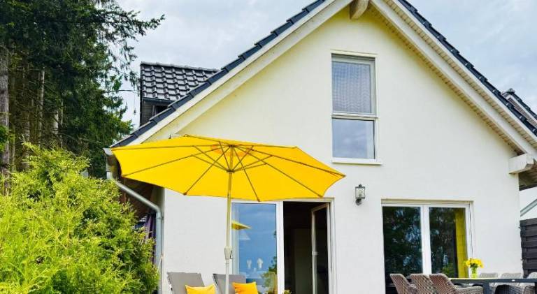 Vacation home with terrace, barbeque & yard | Good for workation — photo 5