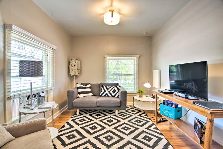 Historic Apartment - Walk to CSU Campus + Old Town — photo 4