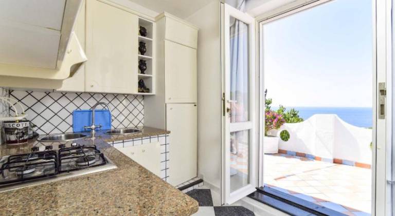 Apartment with 3 rooms for 5 persons — photo 4