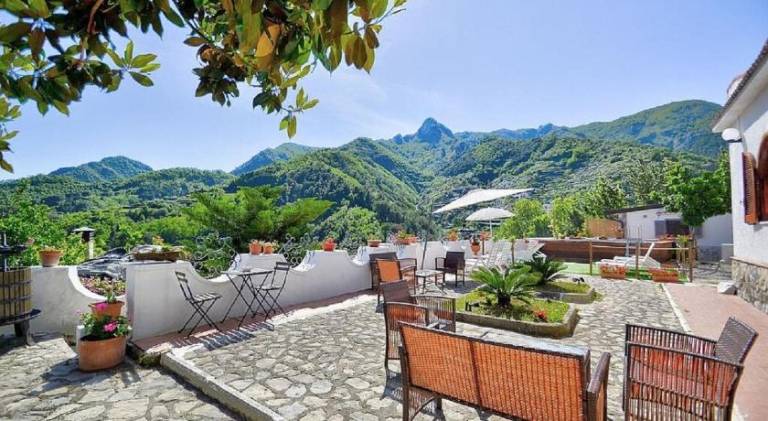 Lovely villa with pool, barbecue & patio | Pets are welcome — photo 3