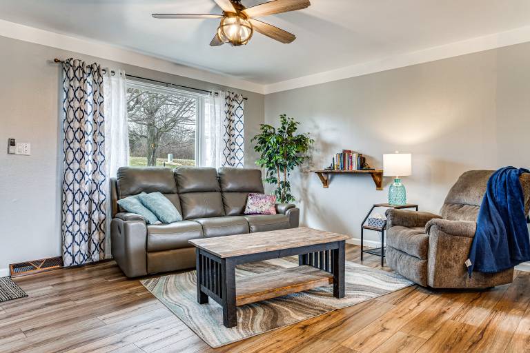 7 Mi to Depot District: Pet-Friendly w/ Fire Pit in Richmond, IN