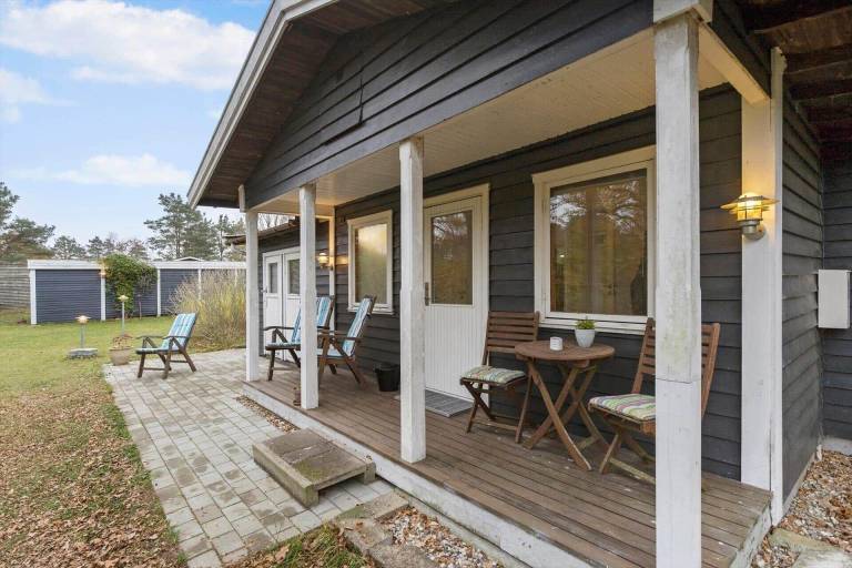 Vacation home with BBQ & patio in Ebeltoft