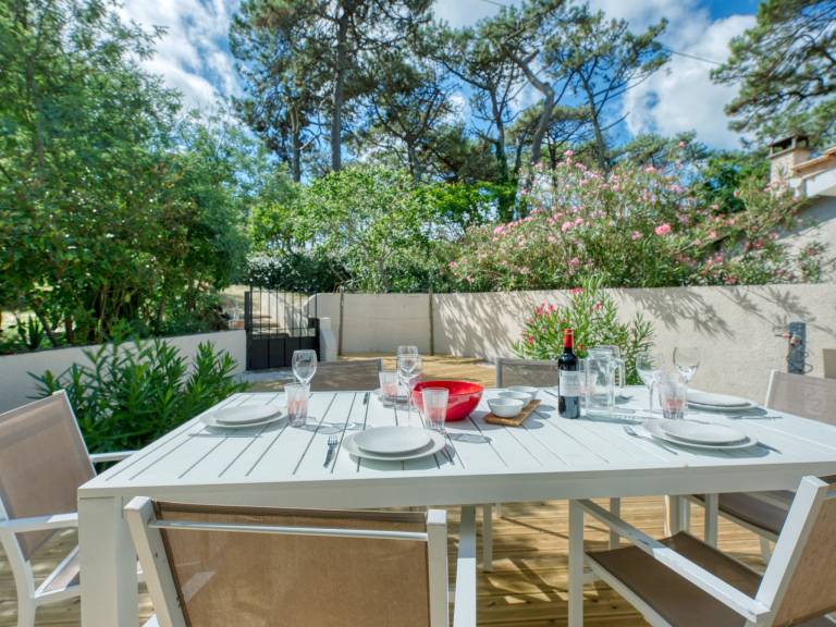 House with barbecue & terrace — photo 3