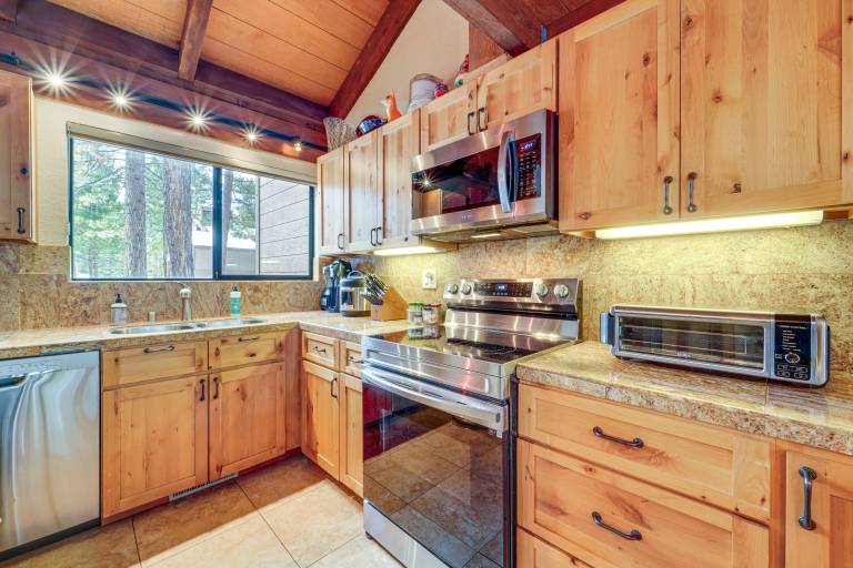 Northstar Resort Condo w/ Hot Tub, Shuttle Access! — photo 2