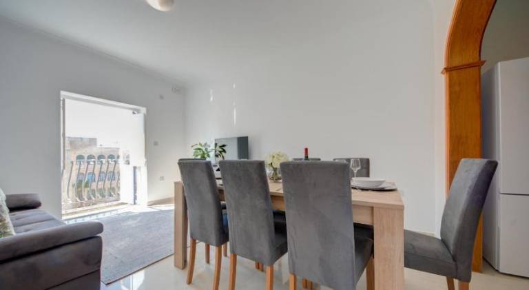 Family-friendly charming rental apartment with jacuzzi & terrace | Next to the beach | Good for workation | Pet-friendly — photo 3