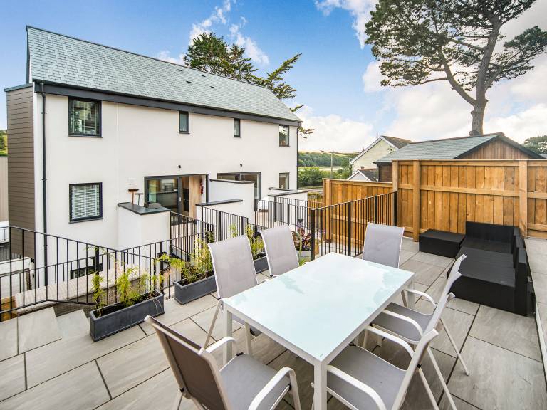 Family-oriented cottage with yard | River view | Next to the beach | Pets are welcome in Newquay