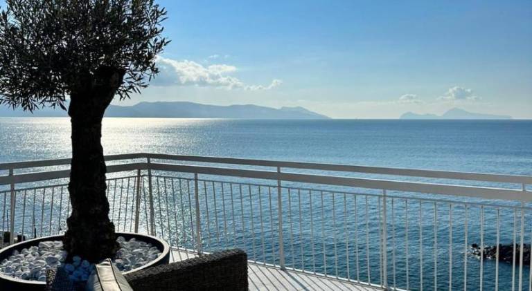 THOMAS SEA VIEW — photo 3