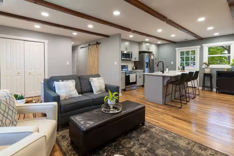 Cabin  Crestwood