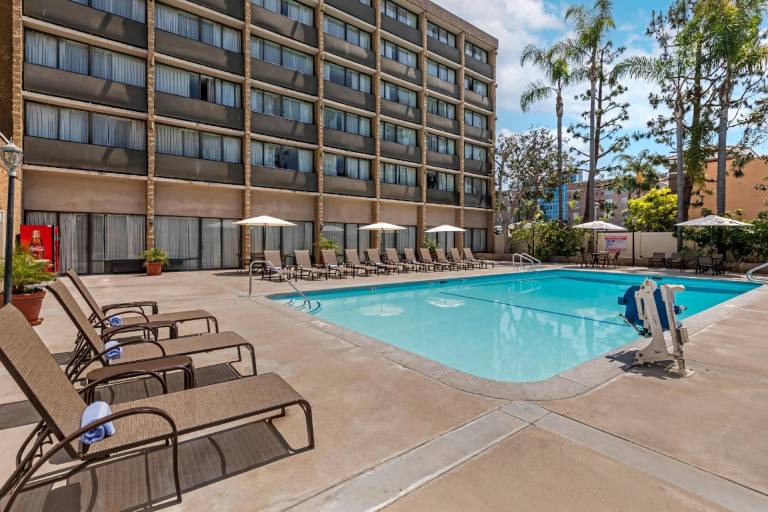 Clarion Hotel Anaheim Resort — photo 5