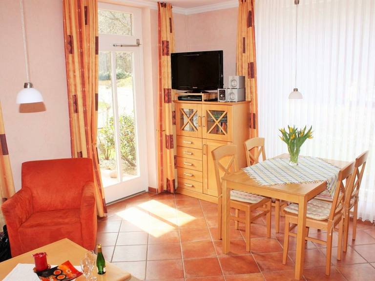 Villa Käthe WE 1: komfortable und sehr geschmackvoll eingerichtete 3-Zimmer-Fewo — photo 2