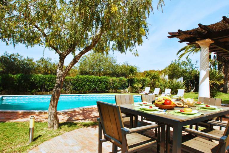 Villa with garden, jacuzzi & private pool — photo 5