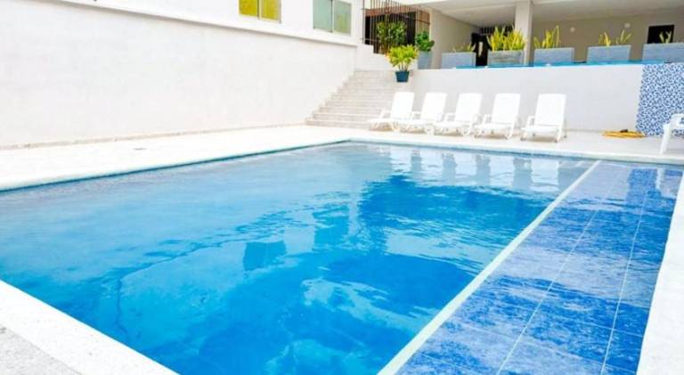 Rental apartment with yard & pool — photo 5