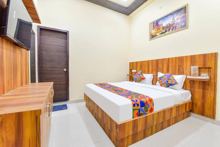 FabHotel Shri RK Residency Nr Pram Mandir Shree Banke Bihari Temple