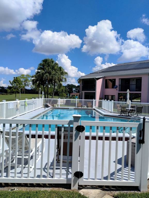 Condo  Sebring